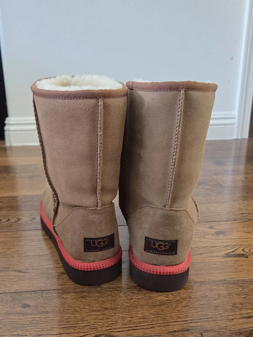 UGG Classic Short Leather Men Boots Color Chestnut Size  US10 /EU 43